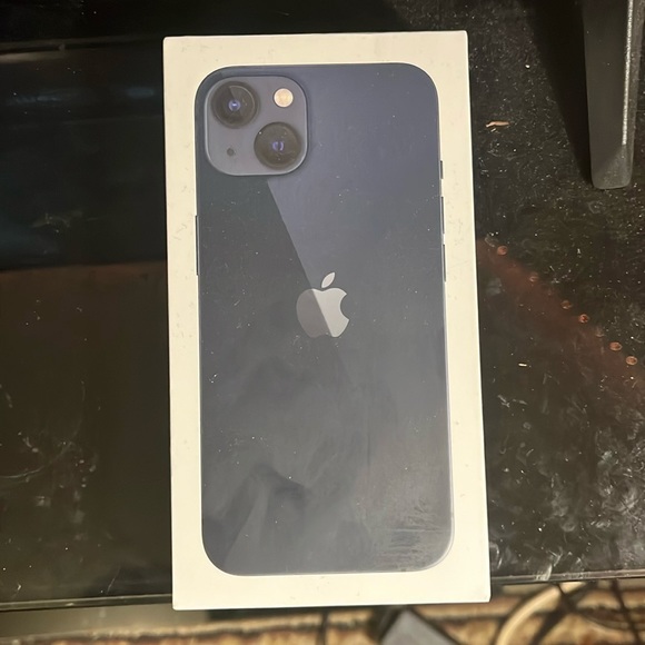 iPhone 13*